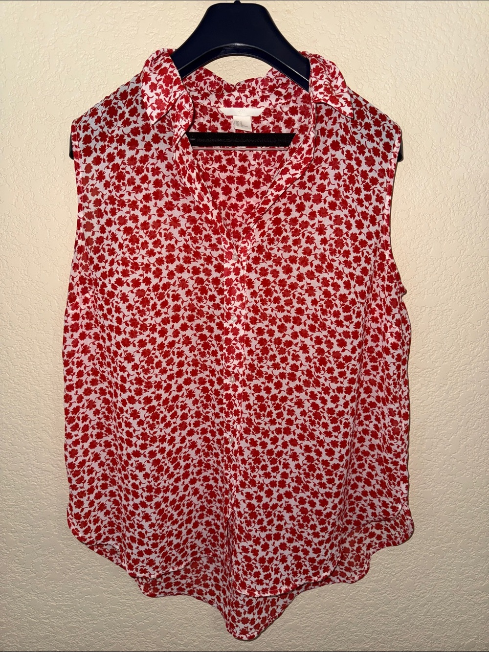 H&M Red White Floral Sleeveless Button Front Blouse Size 12 Lightweight